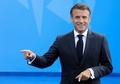 北大西洋条約機構（NATO）首脳会議に出席するためリトアニア・ビリニュスに到着したエマニュエル・マクロン仏大統領（2023年7月11日撮影）。(c)PETRAS MALUKAS / AFP