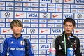 サッカー女子の国際親善大会、シービリーブス・カップのカナダ戦へ向けて会見する池田太監督（右）と南萌華（2023年2月21日撮影）。(c)Patrick T. Fallon / AFP