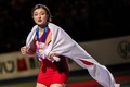 フィギュアスケート世界選手権、女子シングル・フリースケーティング（FS）。表彰式に臨む坂本花織（2023年3月24日撮影）。(c)Philip FONG / AFP