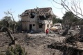 ウクライナ・キーウ州で、破壊された住宅（2023年8月27日撮影）。(c)Anatolii STEPANOV / AFP