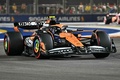 24F1第18戦シンガポールGP予選に臨むマクラーレンのランド・ノリス（2024年9月21日撮影）。(c)ROSLAN RAHMAN / AFP