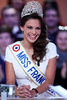フランス・パリ（Paris）で、仏テレビ局カナルプリュス（Canal Plus）の番組「Le Grand Journal」のセットに登場したミス・フランス2013（Miss France 2013）のマリーヌ・ロルフェラン（Marine Lorphelin）さん（2012年12月10日撮影）。(c)AFP/THOMAS SAMSON
