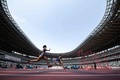 東京・国立競技場で行われた陸上の東京五輪テスト大会（2021年5月9日撮影）。(c)Charly TRIBALLEAU / AFP