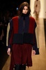 米ニューヨーク市内で発表された「BCBG マックス・アズリア」15/16年秋冬コレクション（2015年2月12日撮影）。(c)AFP/Getty Images/Frazer Harrison