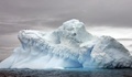 南極の氷山（2007年11月9日撮影、資料写真）。(c)AFP/RODRIGO ARANGUA