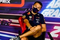 20F1最終第17戦アブダビGPを控え、記者会見に臨むレッドブルのアレクサンダー・アルボン（2020年12月6日撮影）。(c)Mark Sutton / FIA / AFP
