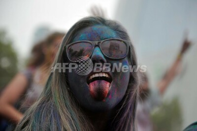 出場者なんと1万5000人 チリの首都で カラー ラン 写真枚 ファッション ニュースならmode Press Powered By Afpbb News