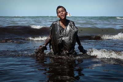 【記者コラム】ブラジルの海岸に押し寄せた黒い油