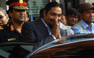 ネパール元皇太子に逮捕状、リゾート地で発砲