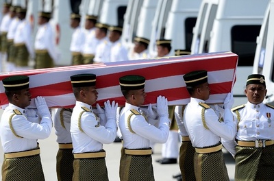 MH17便のマレーシア人犠牲者の遺体が帰国