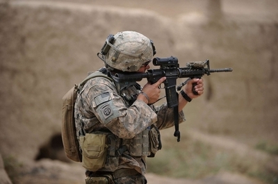 アフガン駐留米兵に民間人殺害容疑、遺体の骨を所持