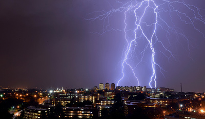 落雷で少年9人死亡 ウガンダ