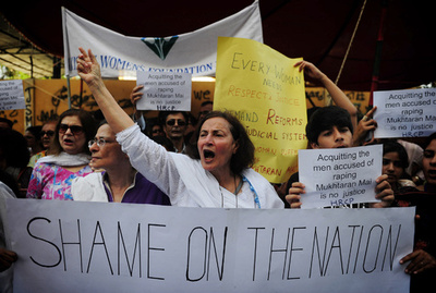 「リベンジレイプ」に合意し実行、2家族の10人逮捕 パキスタン