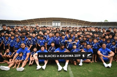 オールブラックス、キャンプ地で交流イベント 子どもたちがハカ披露