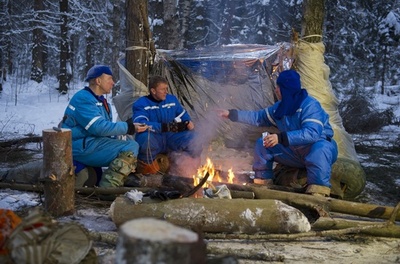 ISSで役に立つ？宇宙飛行士、真冬の森でサバイバル訓練