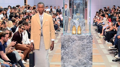 動画：ヒールを履いた男性たち「トム・ブラウン」18年春夏メンズ