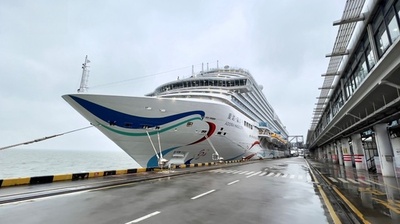 上海クルーズターミナルで国際クルーズ船4隻が同時寄港