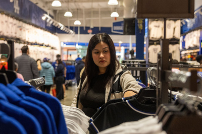 米国の消費者 関税で高価なブラックフライデー