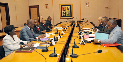 平静を取り戻しつつあるコートジボワール、新政権が初閣議