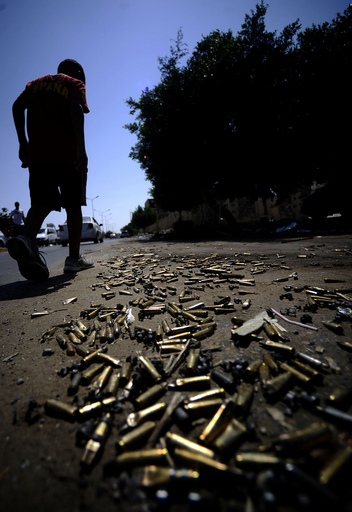 カダフィ軍拠点から多数の黒こげ遺体、5万人行方不明 リビア