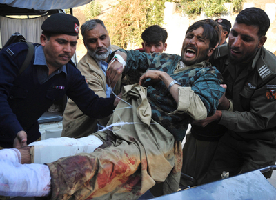 パキスタンで自爆攻撃、41人死亡