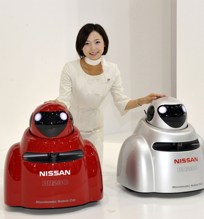 日産自動車、衝突を回避するロボットカーを発表