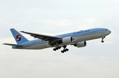 大韓航空機で日本人女性自殺か、機内トイレで首つり