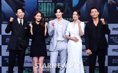 ドラマ『ビックマウス』の主演イ・ジョンソクとユナ、制作発表会に参加 – KOREA WAVE