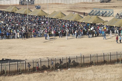 南アのプラチナ鉱山で操業再開 5か月間のスト終結 写真4枚 ファッション ニュースならmode Press Powered By Afpbb News