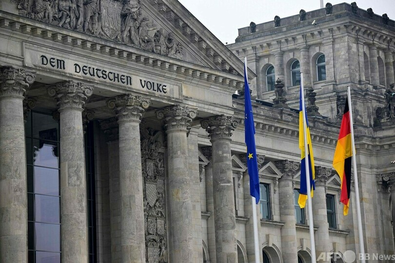 自由と束縛分ける壁を壊して ウクライナ大統領、独議会で演説