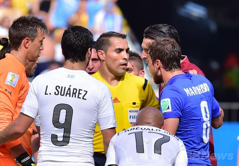 ブラジル対ドイツの準決勝、スアレスがかみついた試合の主審が担当