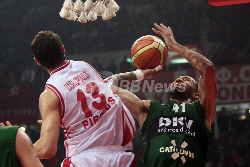 ＜バスケットボール ユーロリーグ＞オリンピアコス DKVホベントゥットを降し決勝トーナメント進出を果たす - ギリシャ