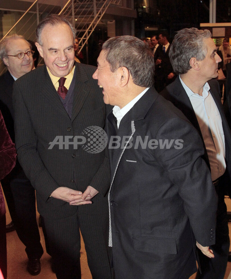 北野武が仏芸術文化勲章を受章、カルティエ現代美術財団で展覧会