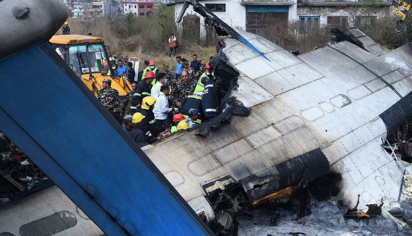 ネパールで旅客機墜落、49人死亡 22人負傷