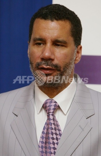 NY州初の黒人知事誕生なるか NY州初の黒人知事誕生なるか