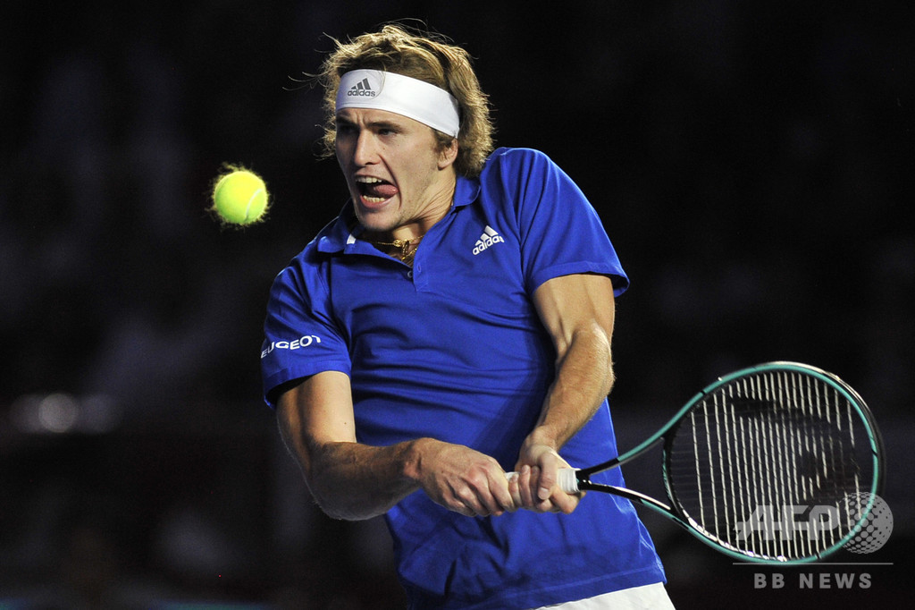 フェデラー対ズベレフ戦に約4万人超のファン沸く、メキシコ市 写真5枚 国際ニュース：AFPBB News