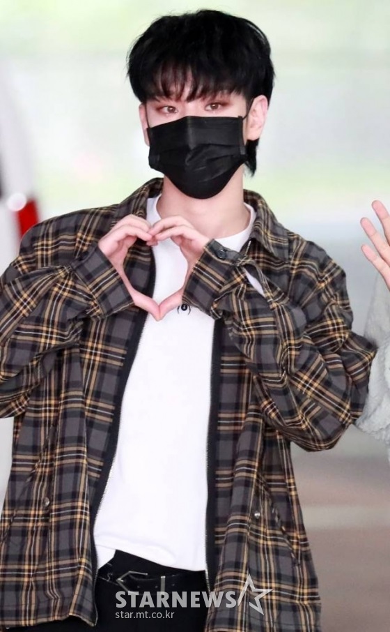 A.C.E BYEONGKWAN ビョングァン　サインポラ d3df261663523bb5a101b7d9d1c896