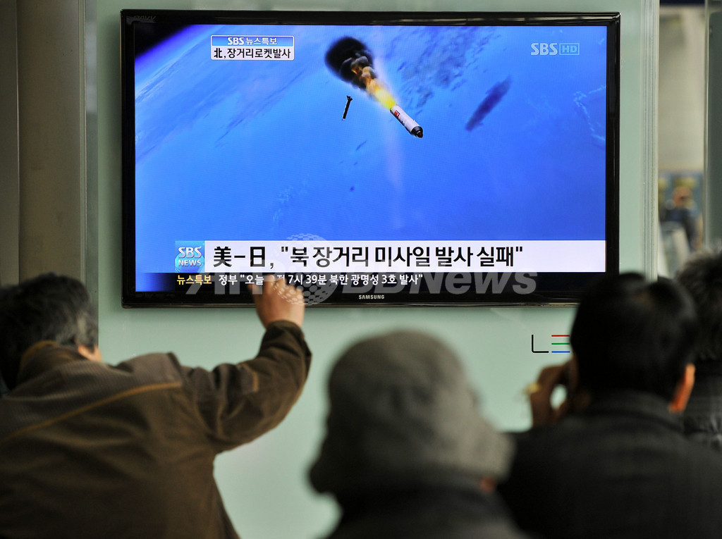 日本政府、北「ミサイル発射」の情報確認はメディア頼み