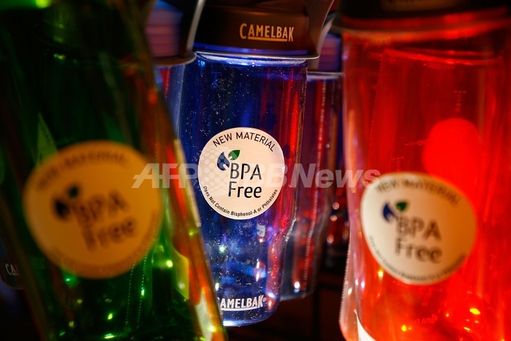 カナダ政府、「ビスフェノールA」含む哺乳瓶の販売禁止へ カナダ政府、「ビスフェノールA」含む哺乳瓶の販売禁止へ