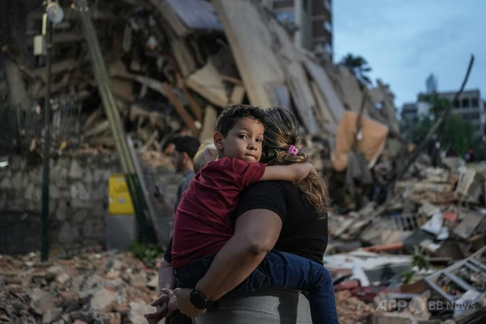 ベネズエラ地震、死者235人に 生存者救出難航、国際支援相次ぐ