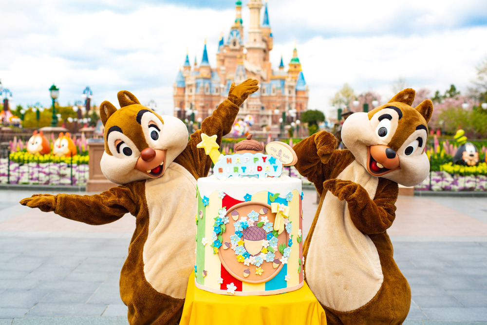 上海ディズニーリゾート チップとデールの誕生日祝う 写真2枚 国際ニュース Afpbb News