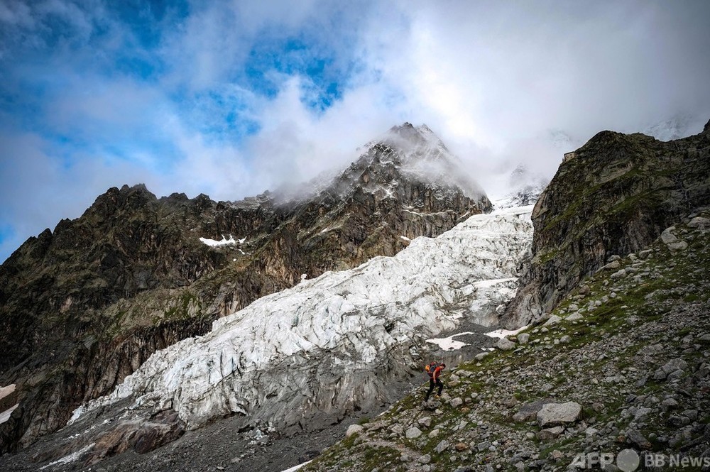 モンブラン氷河に崩落の危険性 子細な監視続く イタリア