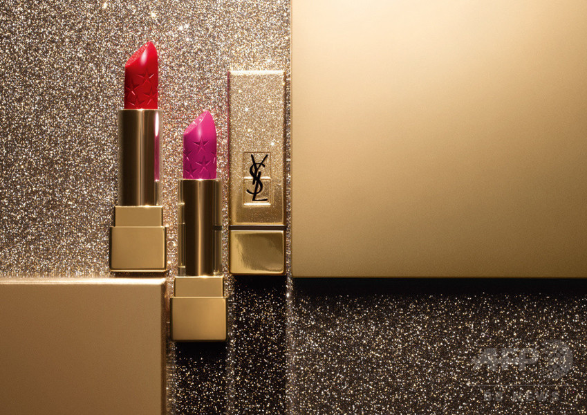 「イヴ・サンローラン・ボーテ」金銀彩るノエル ルック