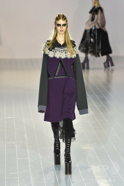 「マーク ジェイコブス」16/17年秋冬コレクション