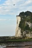 イギリス海峡を「フライボード」で横断し、英ドーバーのセントマーガレット湾に到着したフランキー・ザパタ氏（2019年8月4日撮影）。(c)Glyn KIRK / AFP