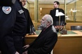 仏リヨンの裁判所に出廷したローマ・カトリック教会の元司祭ベルナール・プレナ被告（2020年1月13日撮影）。(c) PHILIPPE DESMAZES / AFP