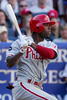 安打を放つフィリーズのジミー・ロリンズ（%%Jimmy Rollins%%）。(c)AFP/Getty Images Chris McGrath