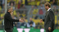 サッカー欧州チャンピオンズリーグ2012-13（UEFA Champions League 2012-13）は24日、準決勝第1戦が行われ、ボルシア・ドルトムント（Borussia Dortmund）が4-1でレアル・マドリード（Real Madrid）に勝利し、決勝進出に大きく前進した。

試合前に挨拶するレアル・マドリードのジョゼ・モウリーニョ（Jose Mourinho）監督とボルシア・ドルトムントのユルゲン・クロップ（Juergen Klopp）監督（2013年4月24日撮影）。(c)AFP/PATRIK STOLLARZ