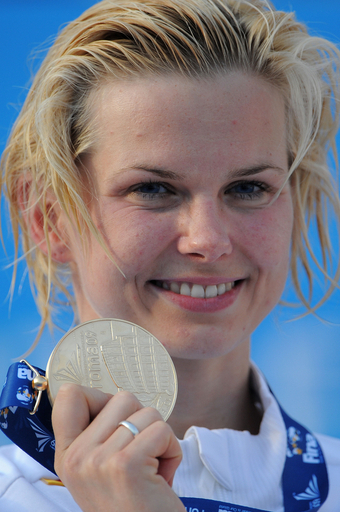 シュテフェンが女子100メートル自由形を世界新で制す、世界水泳