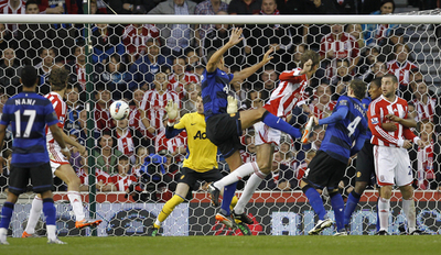 マンU ストークと引き分け連勝が止まる